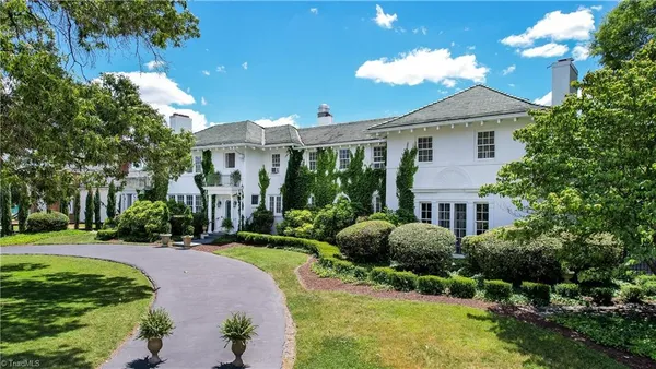 $2,500,000 | 17 East Main Street, Thomasville, NC 27360