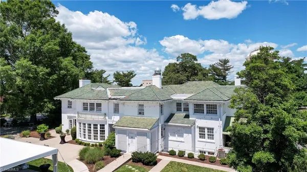 $2,500,000 | 17 East Main Street, Thomasville, NC 27360