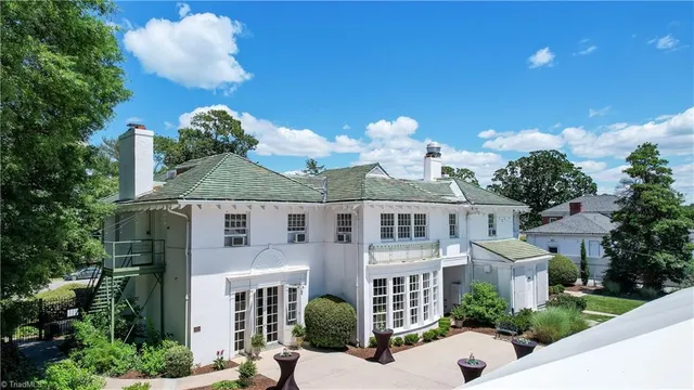 $2,500,000 | 17 East Main Street, Thomasville, NC 27360