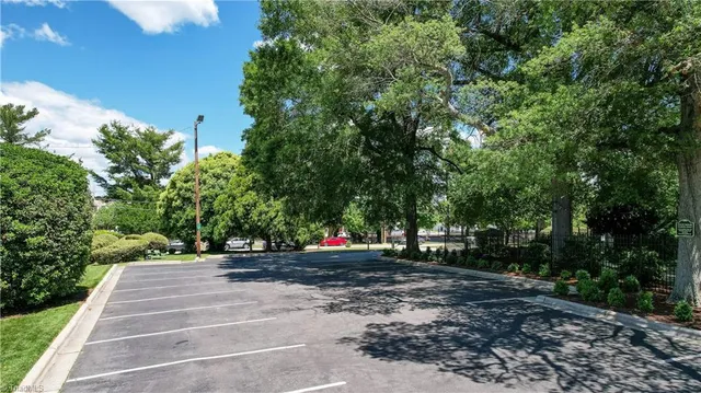 $2,500,000 | 17 East Main Street, Thomasville, NC 27360