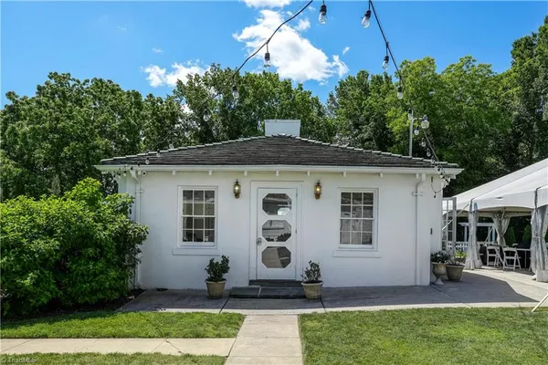 $2,500,000 | 17 East Main Street, Thomasville, NC 27360