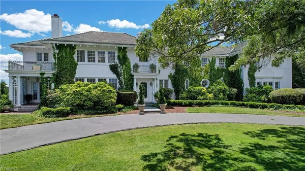 $2,500,000 | 17 East Main Street, Thomasville, NC 27360