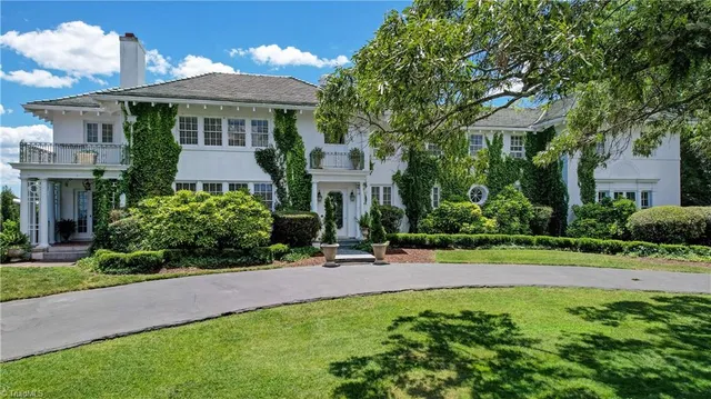 $2,500,000 | 17 East Main Street, Thomasville, NC 27360