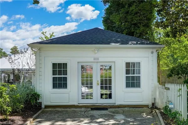 $2,500,000 | 17 East Main Street, Thomasville, NC 27360