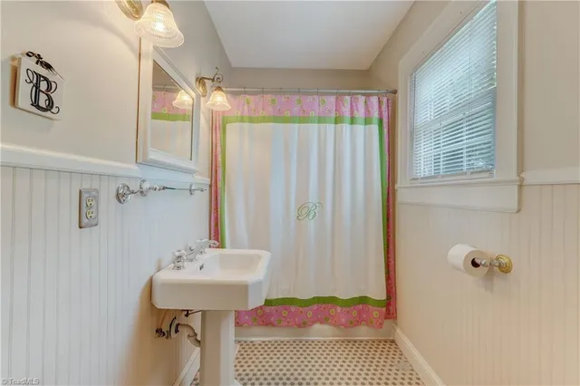 $2,500,000 | 17 East Main Street, Thomasville, NC 27360