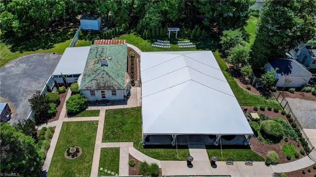 $2,500,000 | 17 East Main Street, Thomasville, NC 27360