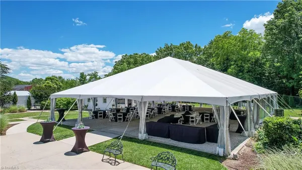 $2,500,000 | 17 East Main Street, Thomasville, NC 27360