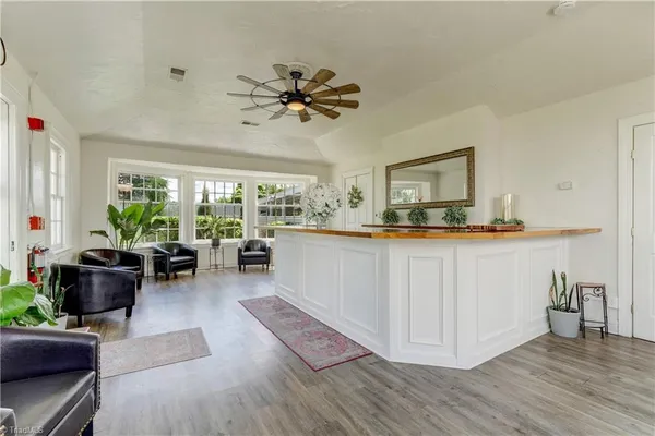 $2,500,000 | 17 East Main Street, Thomasville, NC 27360