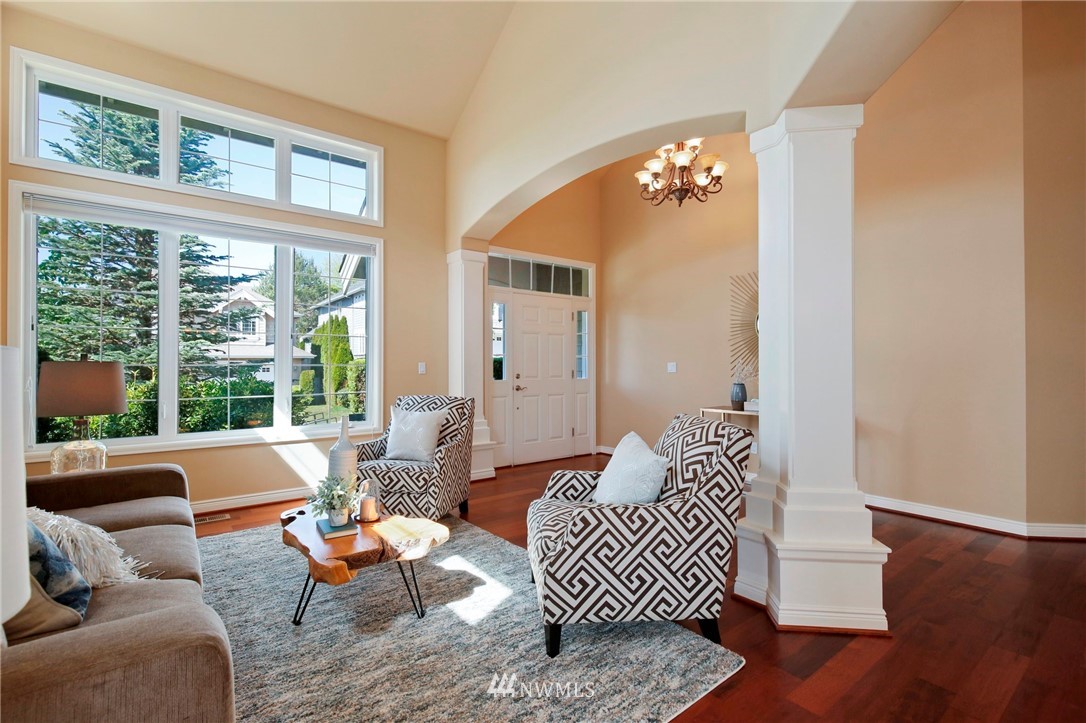 1131 South 36th Place Renton, WA 98055 - Photo 3 of 40