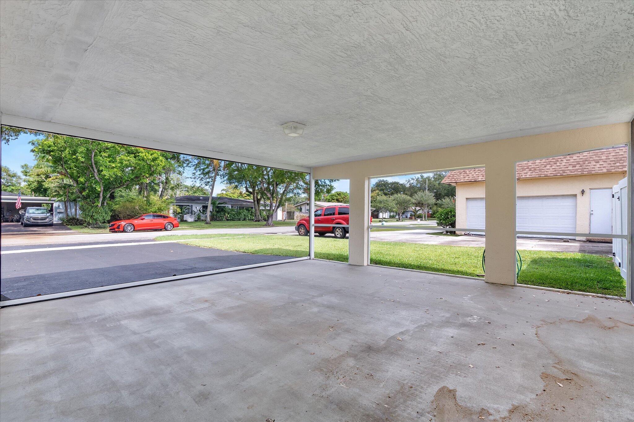 660 Azalea Court Plantation, FL 33317 - Photo 27 of 32 19-660 Azalea Ct_019