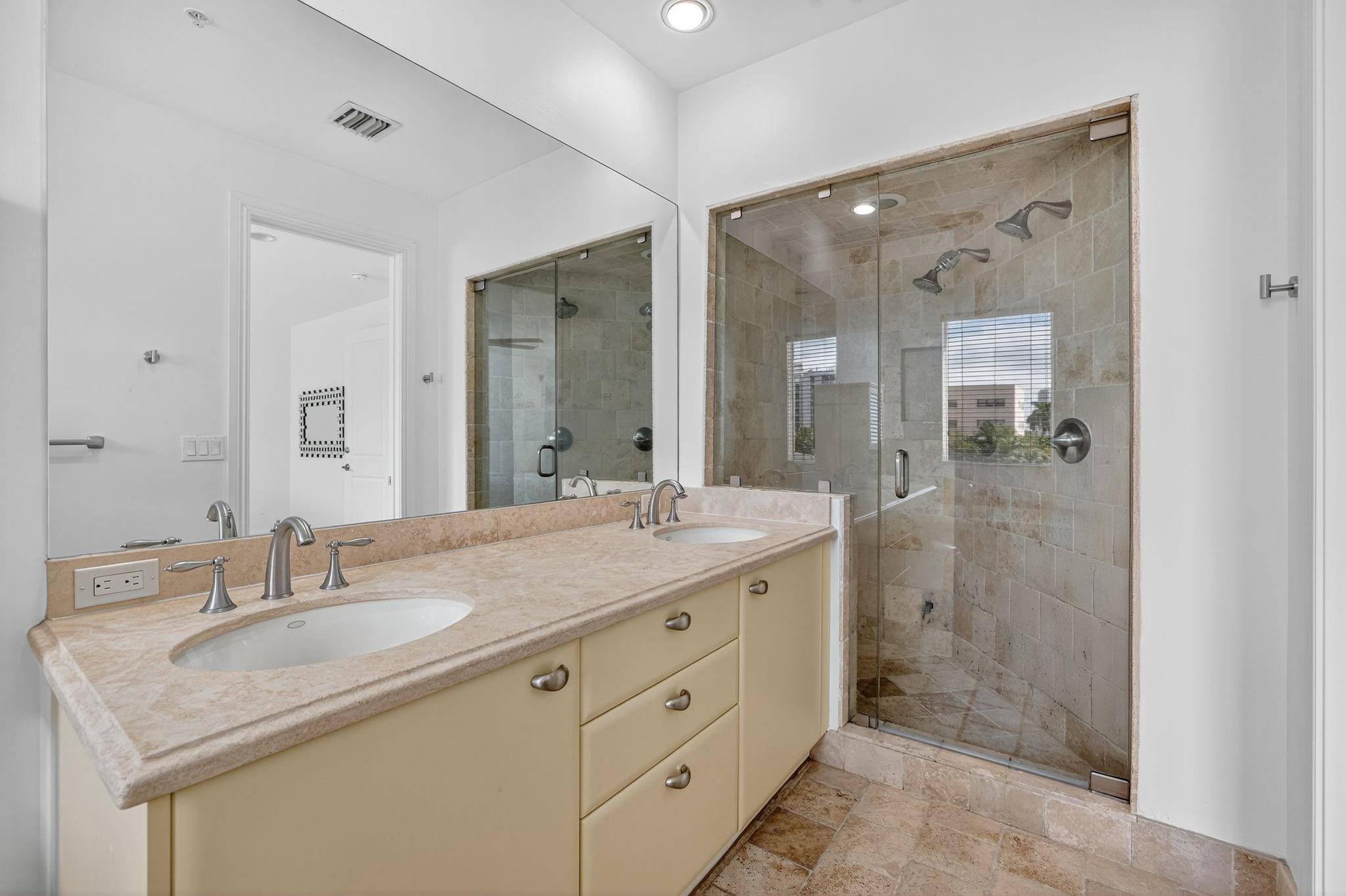 508 North Birch Road, Unit 508 Fort Lauderdale, FL 33304 - Photo 32 of 88 Photo 32