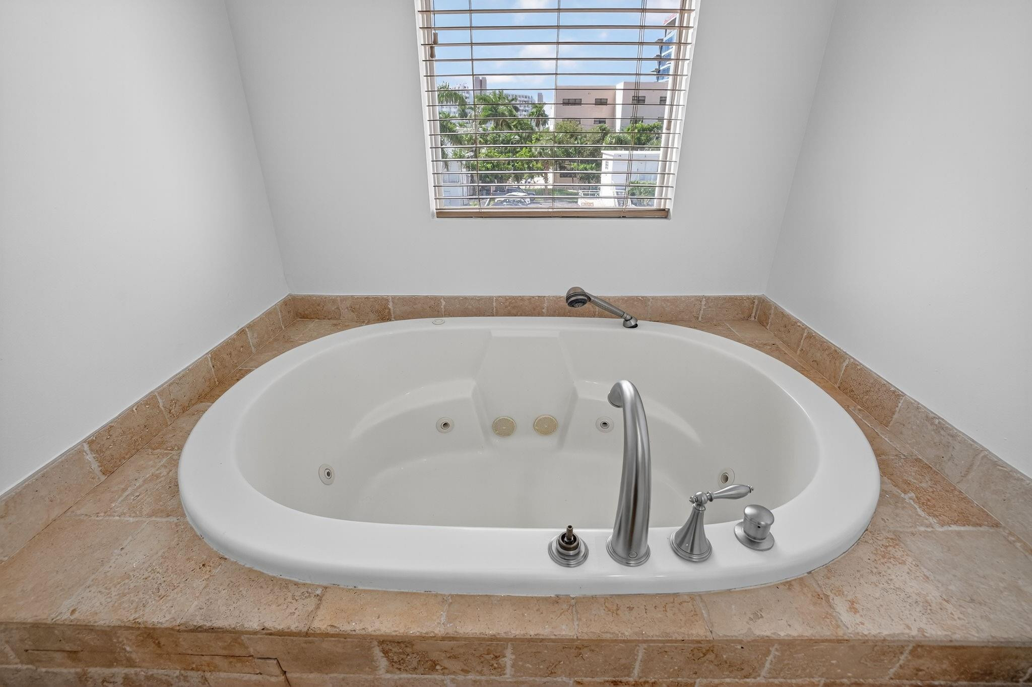 508 North Birch Road, Unit 508 Fort Lauderdale, FL 33304 - Photo 34 of 88 Photo 34