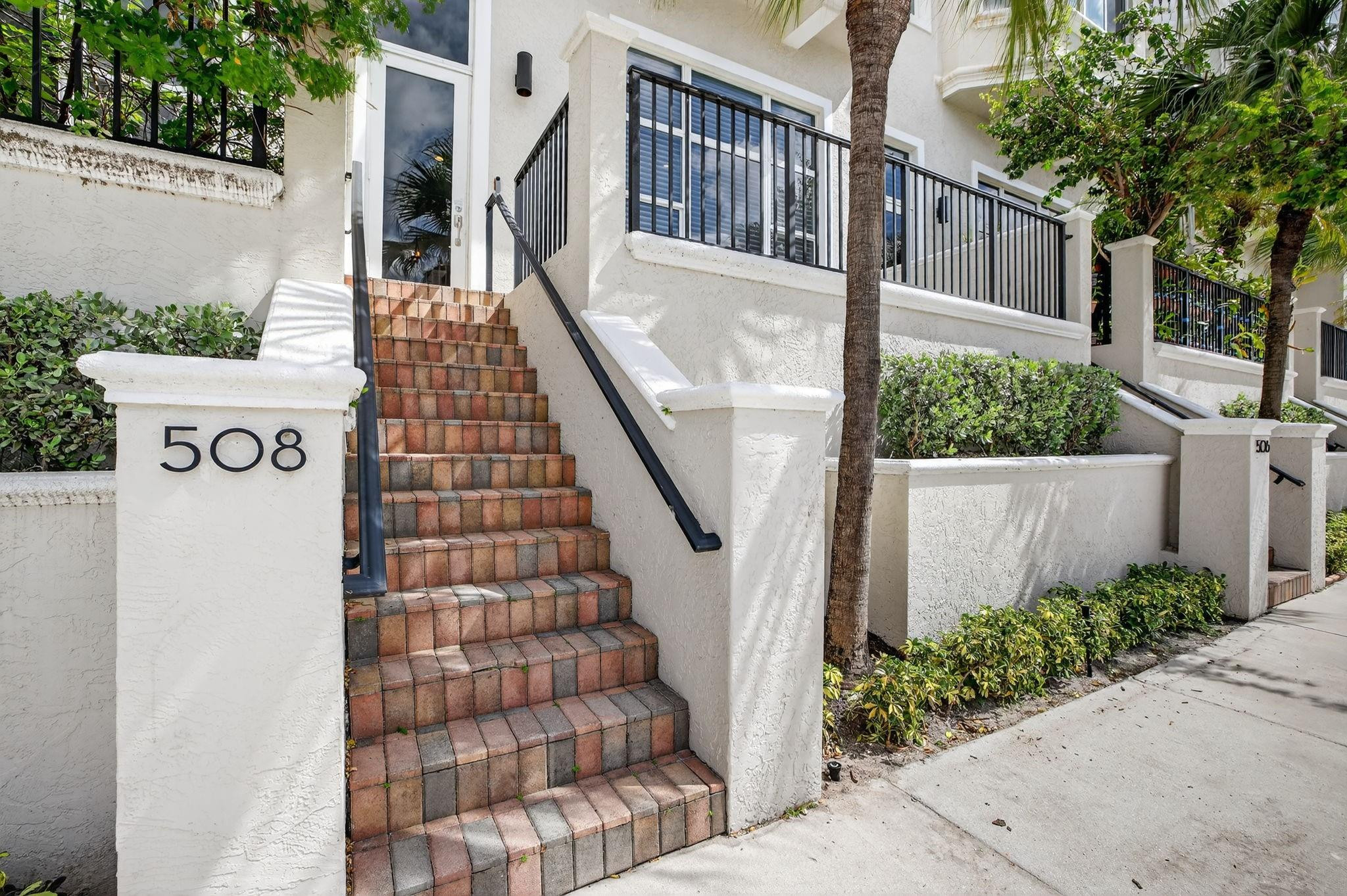 508 North Birch Road, Unit 508 Fort Lauderdale, FL 33304 - Photo 4 of 88 Photo 4