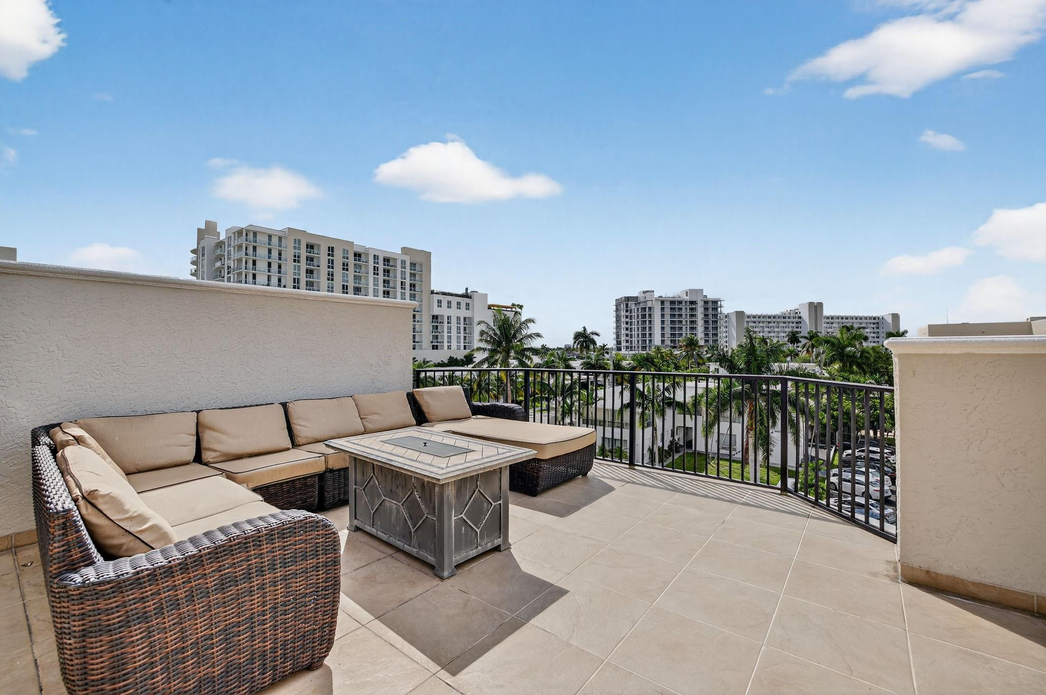 508 North Birch Road, Unit 508 Fort Lauderdale, FL 33304 - Photo 50 of 88 Photo 50