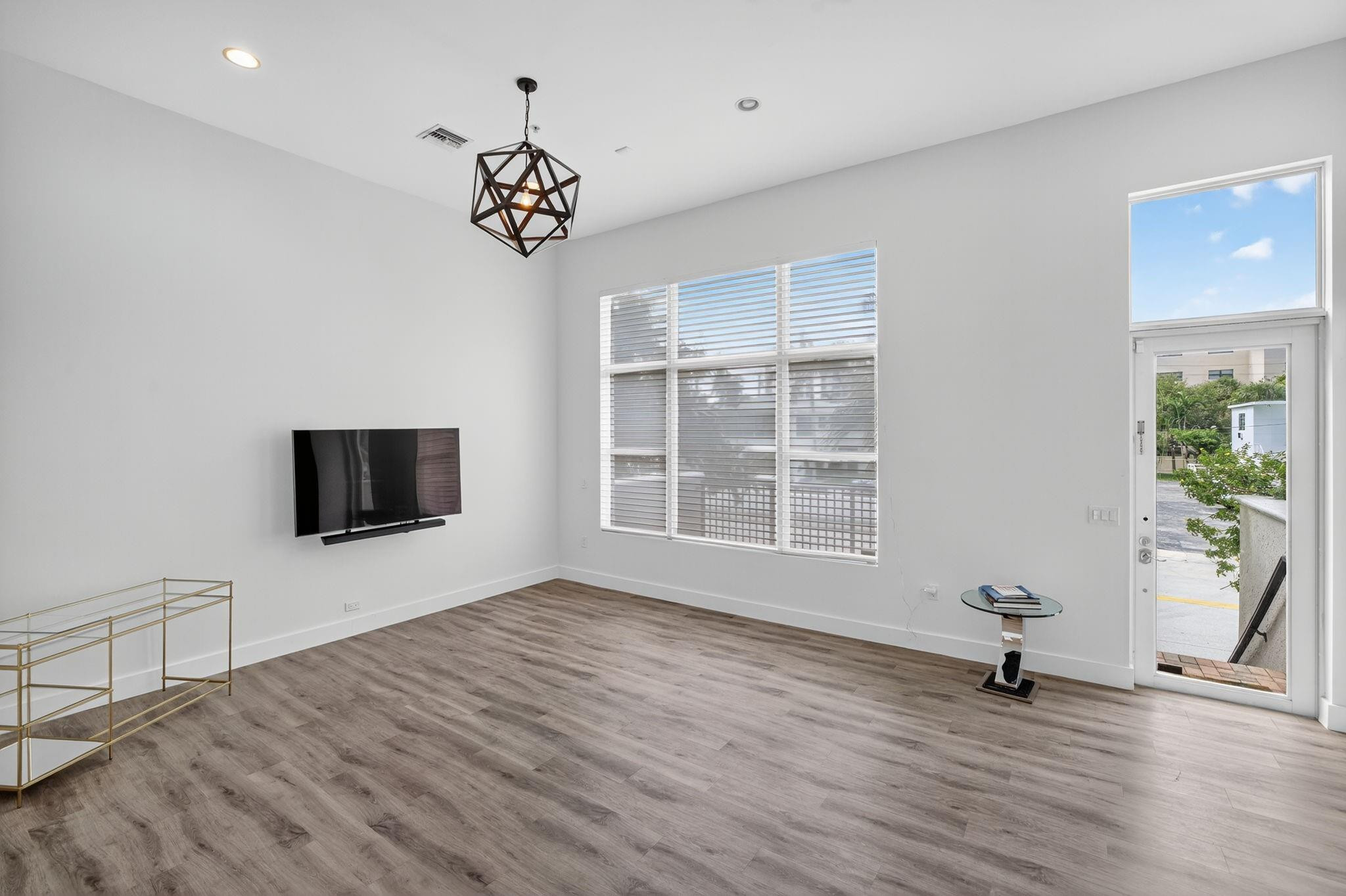 508 North Birch Road, Unit 508 Fort Lauderdale, FL 33304 - Photo 10 of 88 Photo 10