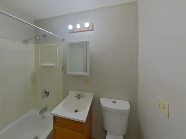 $2,199 | 2144 Sherwood Avenue, St. Paul, MN 55119