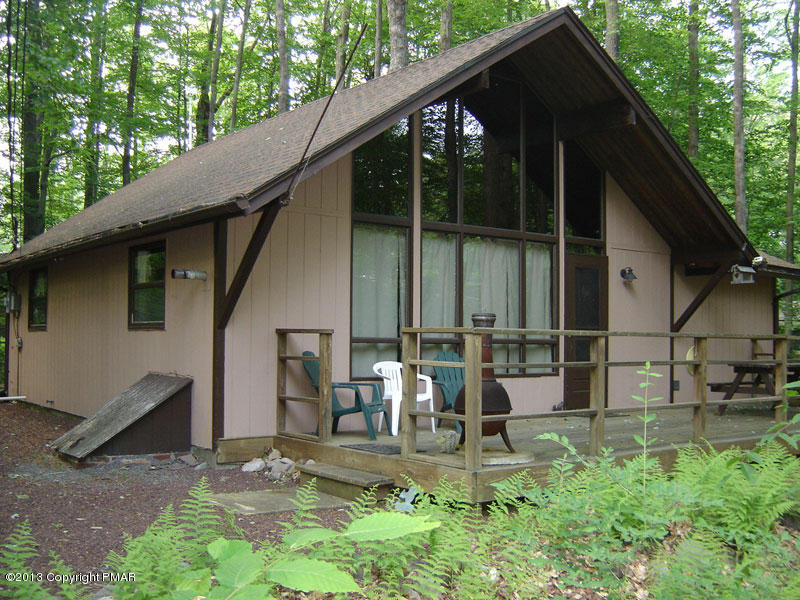 304 Appleseed Road Pocono Pines, PA 18350 - Photo 1 of 21 TetreaultExt