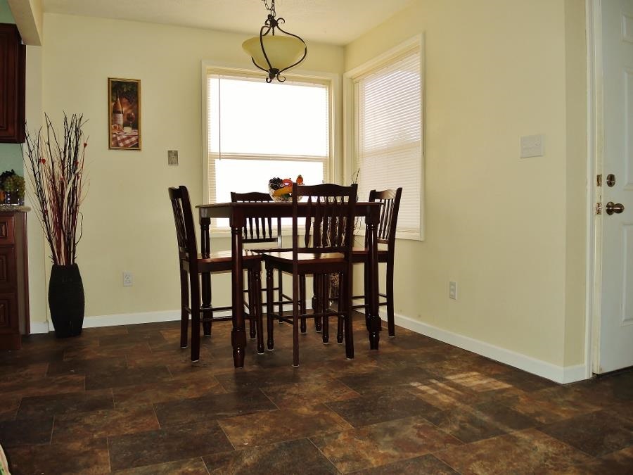 4704 North Mayhew Road Spokane Valley, WA 99216 - Photo 4 of 20