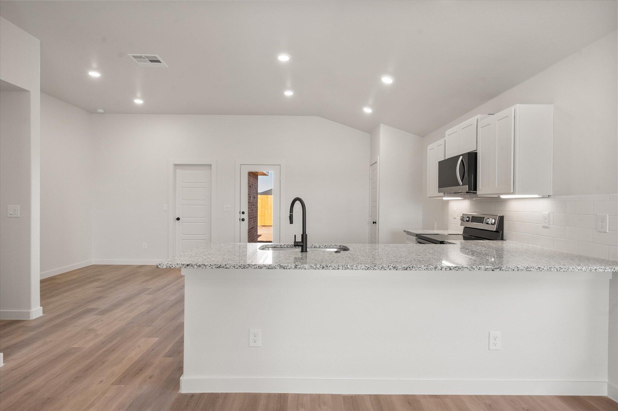 3116 138th Place Lubbock, TX 79423 - Photo 7 of 21 06-3116 138th Pl_9873