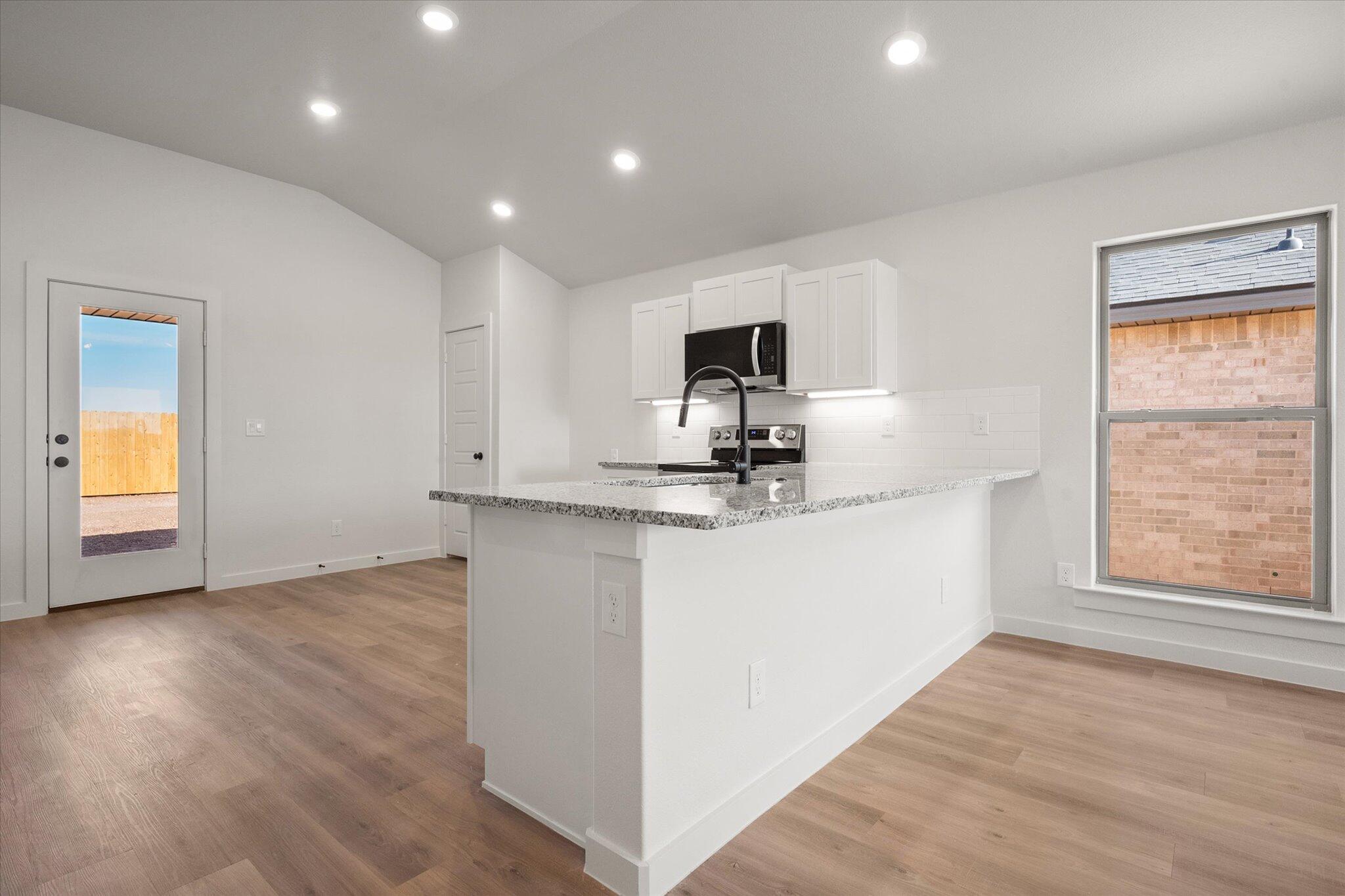 3116 138th Place Lubbock, TX 79423 - Photo 8 of 21 10-3116 138th Pl_9868