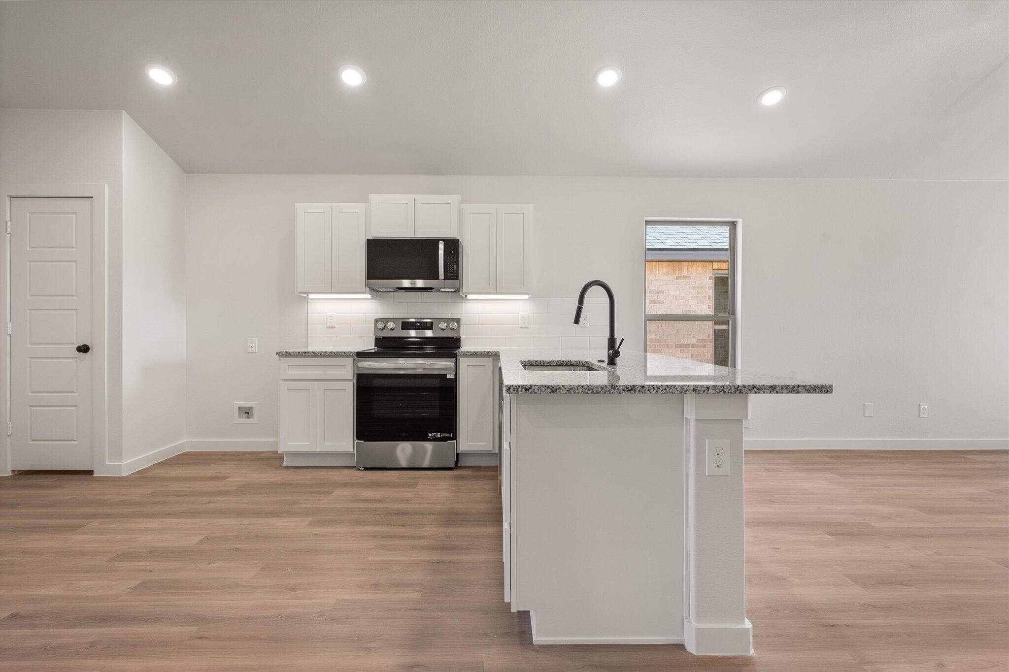 3116 138th Place Lubbock, TX 79423 - Photo 9 of 21 09-3116 138th Pl_9878