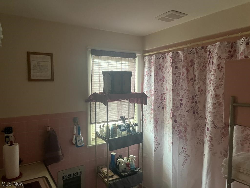 4030 Stonehaven Road Cleveland, OH 44121 - Photo 10 of 14
