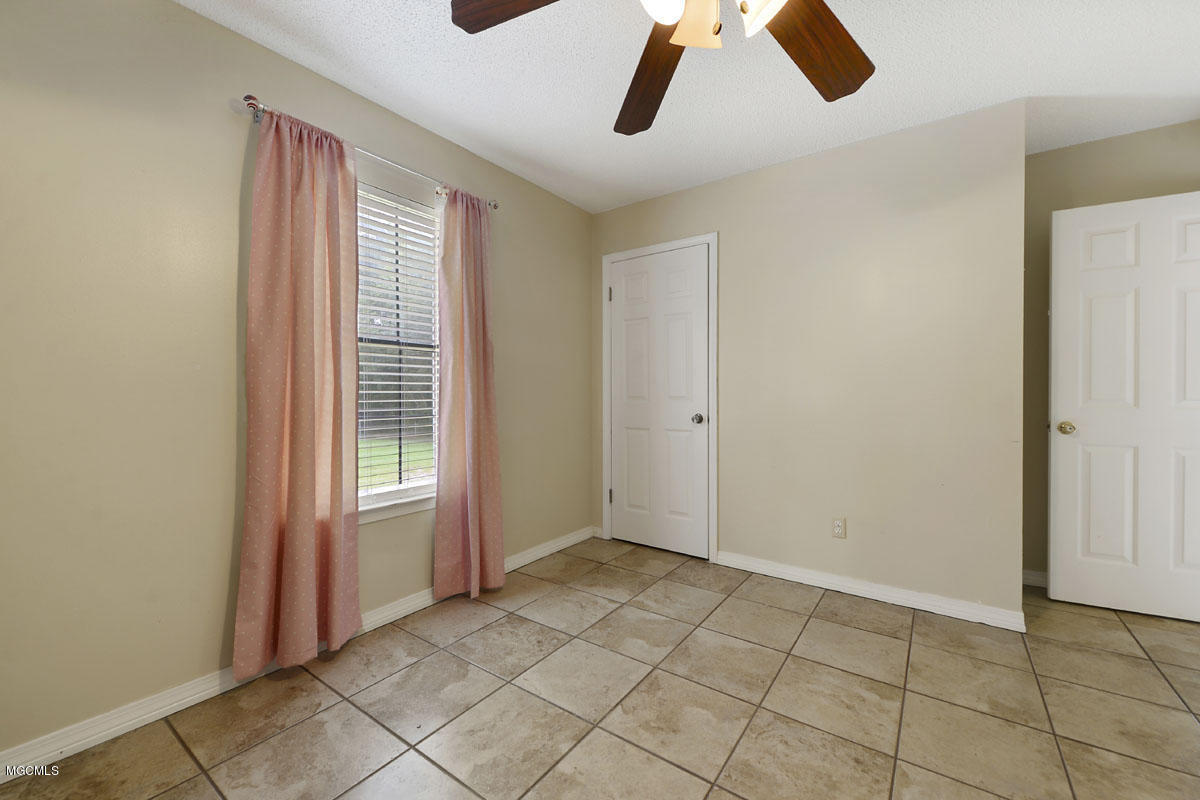 11121 Valley Forge Road Moss Point, MS 39562 - Photo 17 of 60 2 (8)