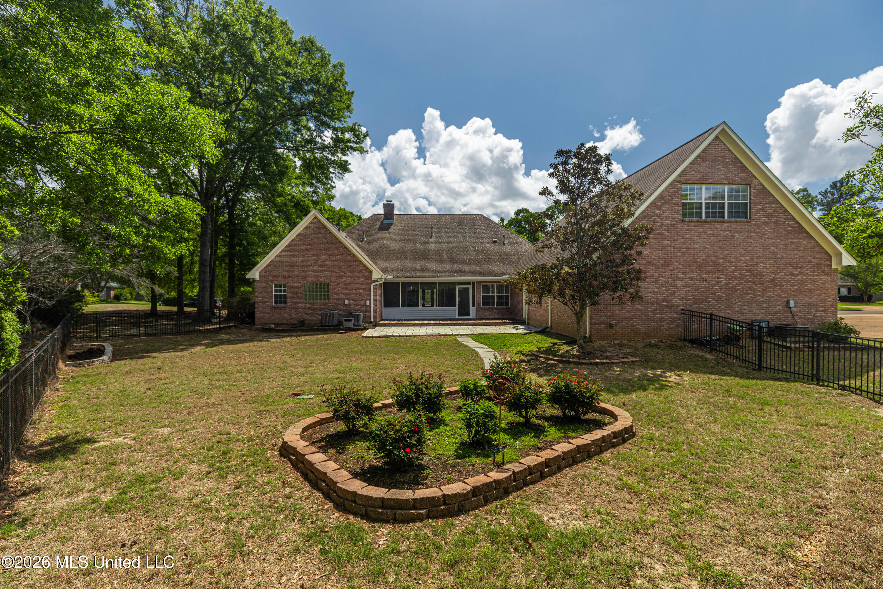 407 Thorngate Drive Brandon, MS 39042 - Photo 10 of 71 IMG_8233-Edit