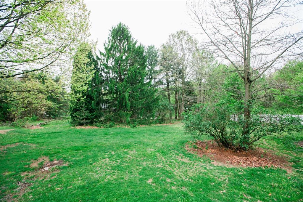 241 Harshaville Road Clinton, PA 15026 - Photo 7 of 31