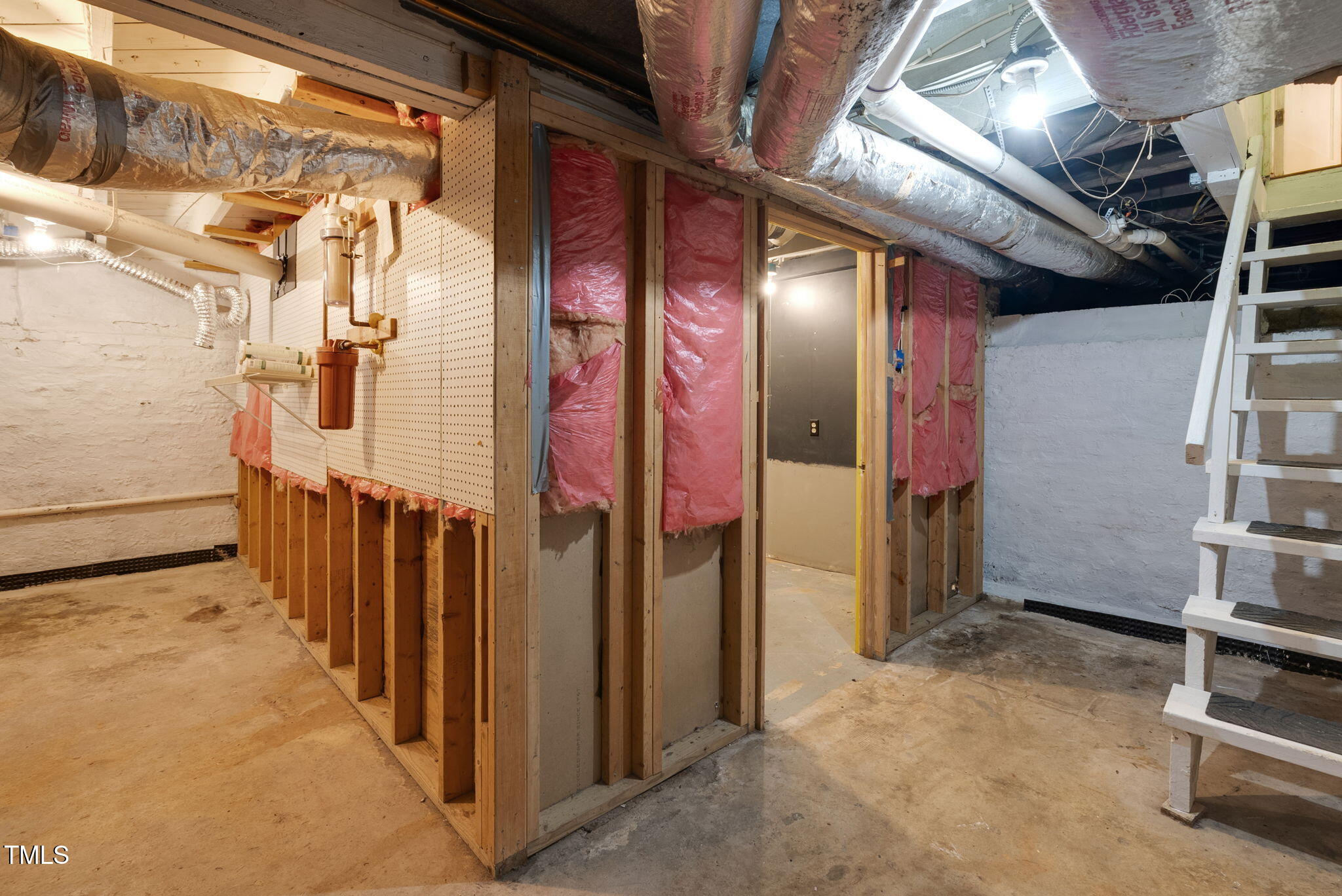 306 Perry Street Raleigh, NC 27608 - Photo 41 of 48 a view of hallway