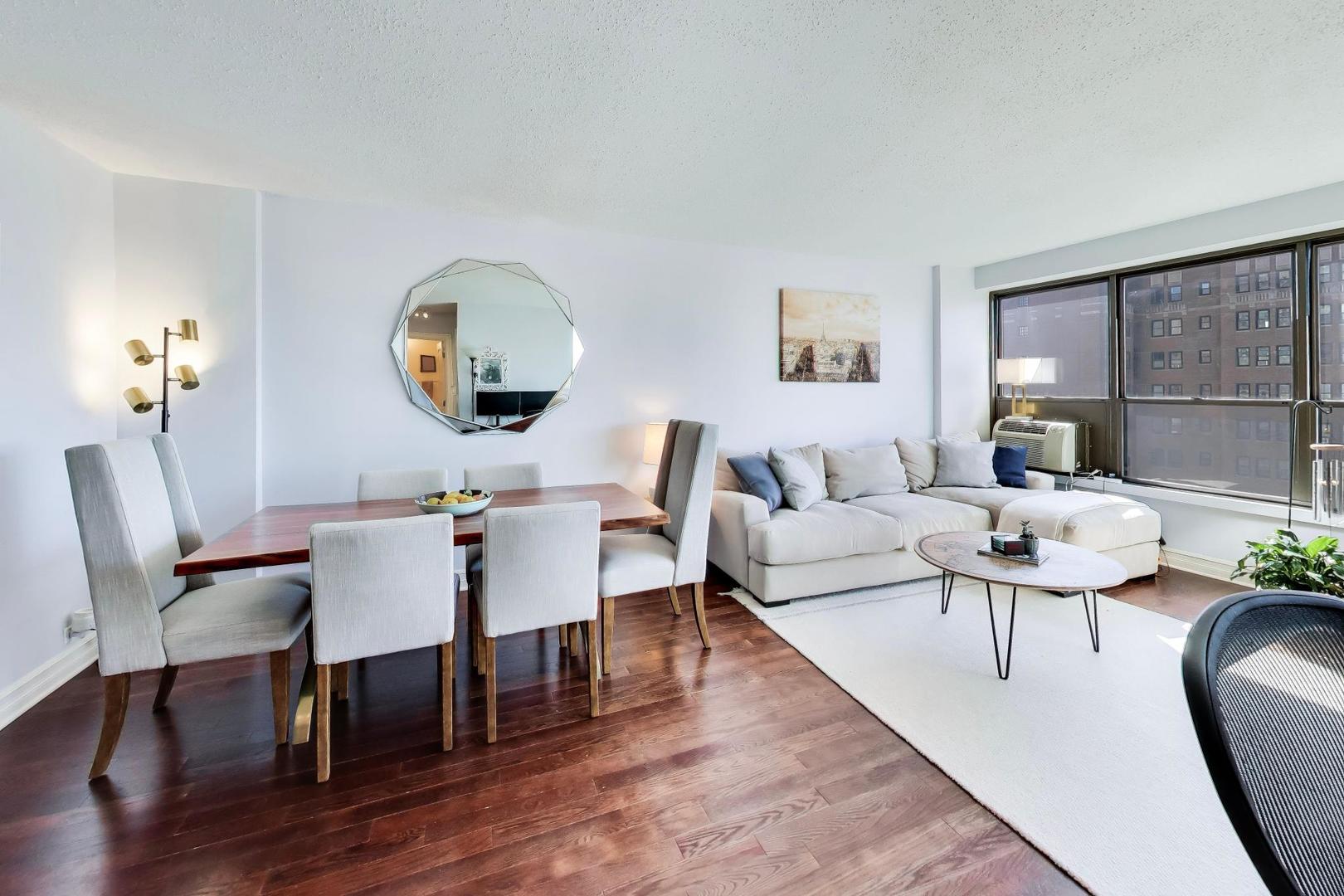 2930 North Sheridan Road, Unit 1205 Chicago, IL 60657 - Photo 8 of 36 Gallery Image 8