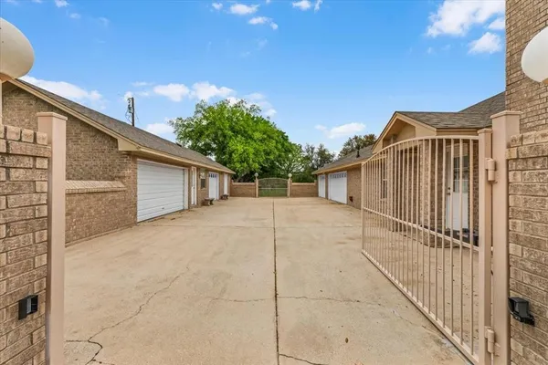 $650,000 | 353 Hidden Meadow Court, Rhome, TX 76078