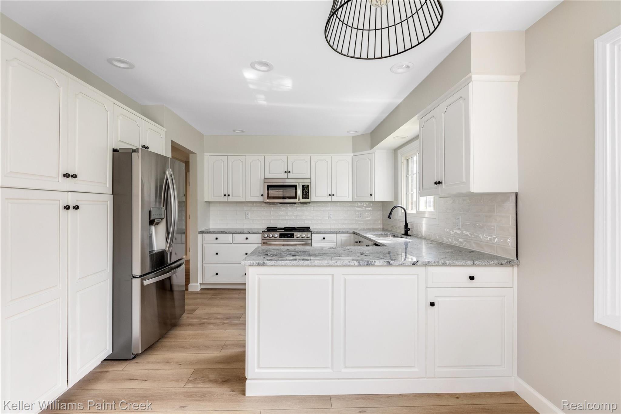 332 Lake Forest Road Rochester, MI 48309 - Photo 17 of 48 24-332 Lake Forest Rd, Rochester Hills, MI, 483090018.jpg