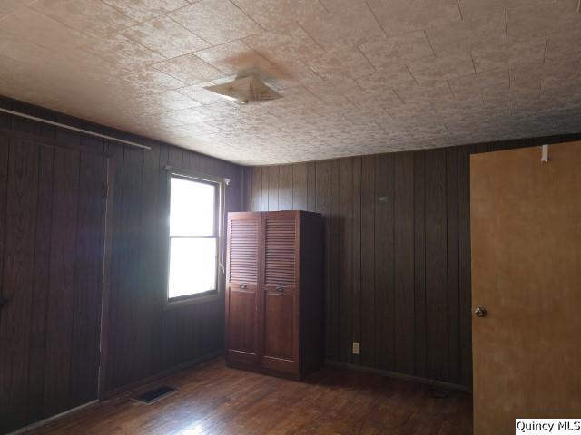 81 West 3rd Street Dallas City, IL 62330 - Photo 6 of 24