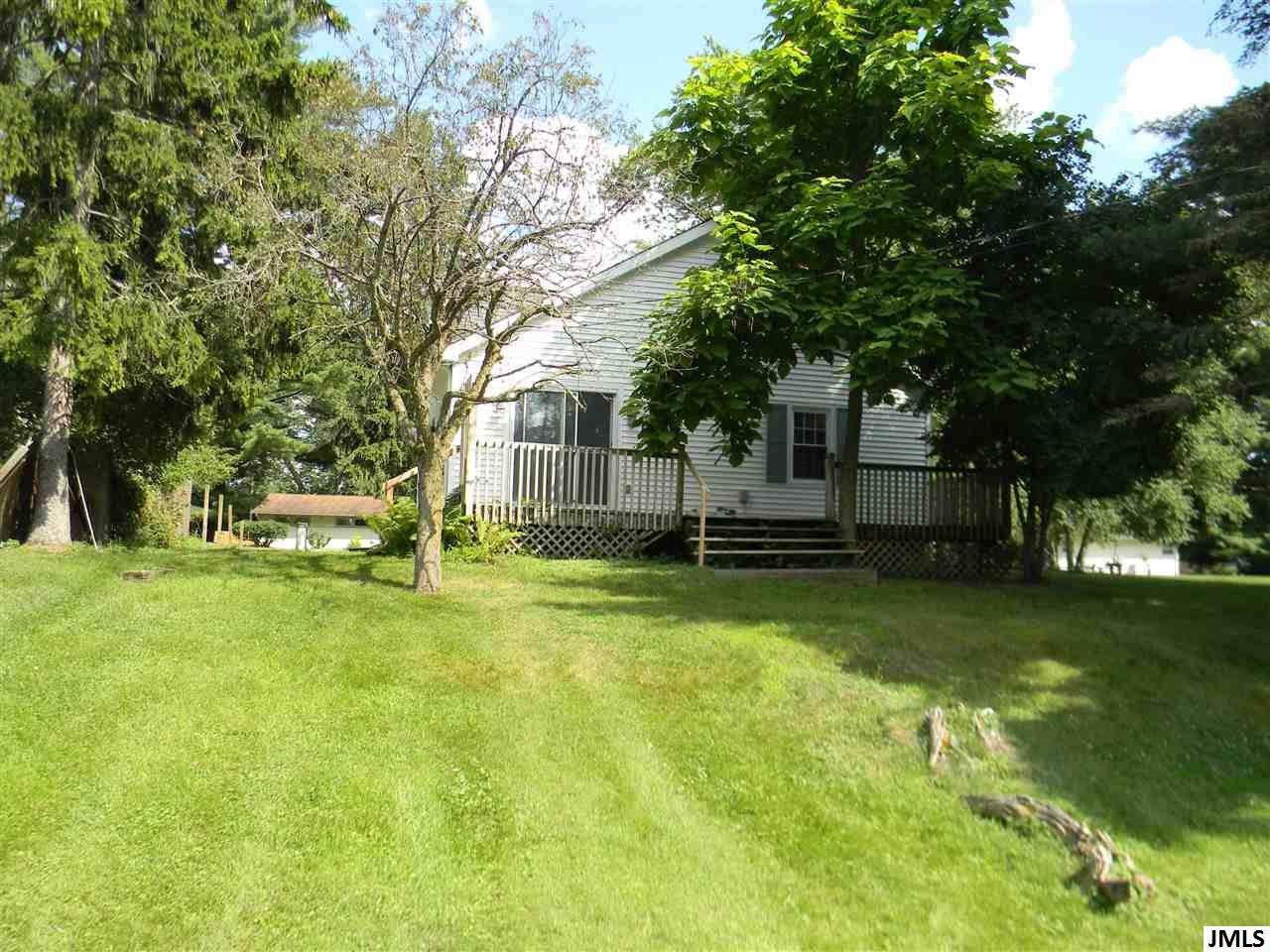 6120 Crest Road Jackson, MI 49203 - Photo 2 of 16 Photo 2