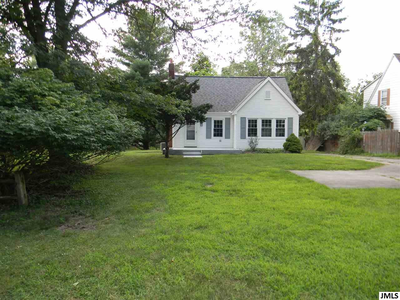 6120 Crest Road Jackson, MI 49203 - Photo 3 of 16 Photo 3