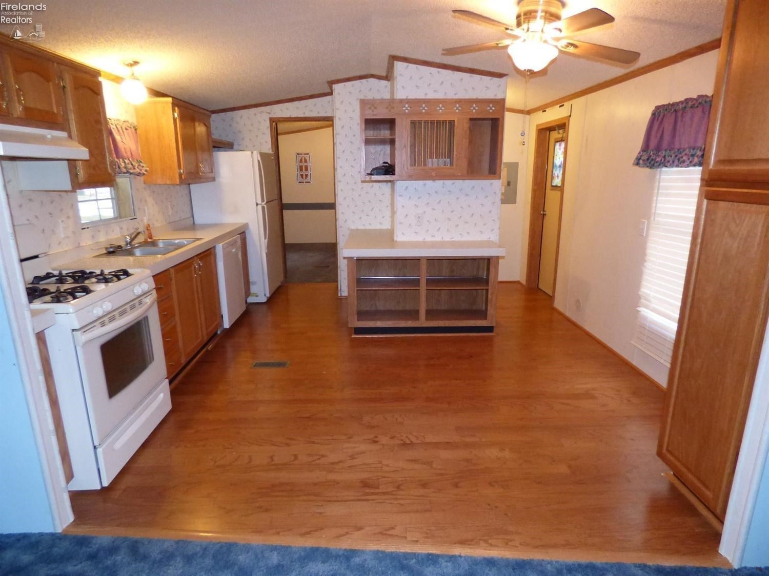 145 Coen Road Vermilion, OH 44089 - Photo 3 of 10 Gallery Image 3