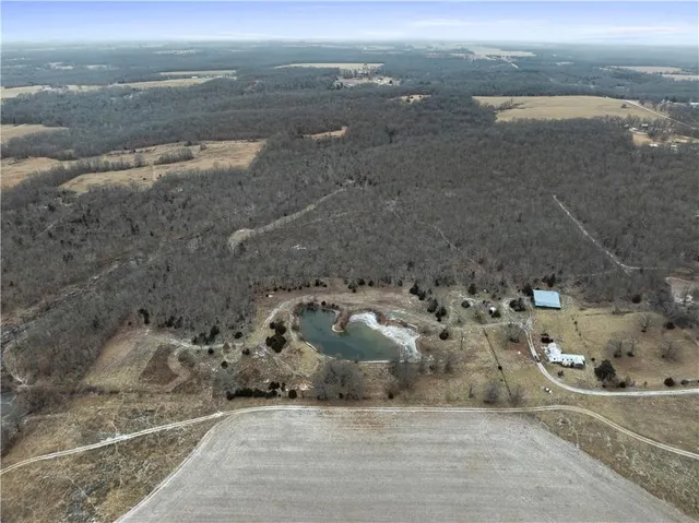 $172,695 | 2031 Northwest 601 Road, Appleton City, MO 64724