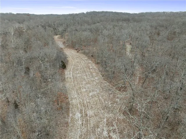 $172,695 | 2031 Northwest 601 Road, Appleton City, MO 64724