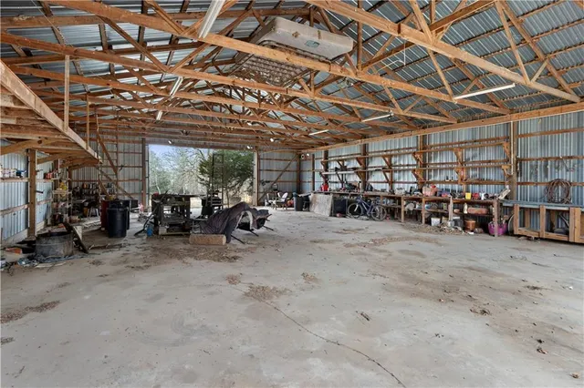 $172,695 | 2031 Northwest 601 Road, Appleton City, MO 64724