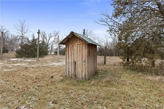 $172,695 | 2031 Northwest 601 Road, Appleton City, MO 64724