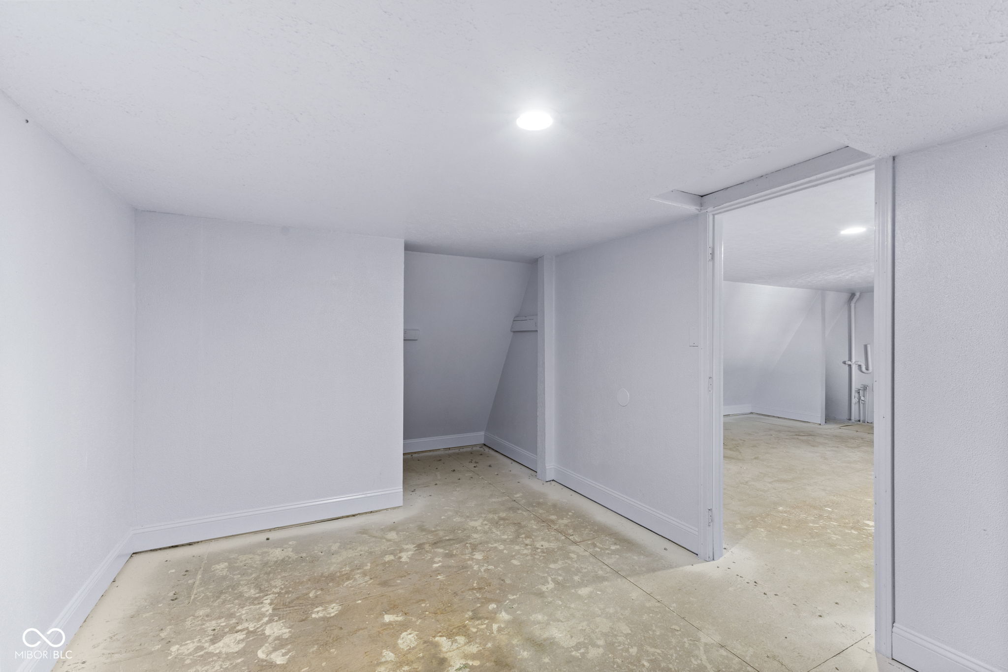 7918 East 10th Street Indianapolis, IN 46219 - Photo 40 of 43