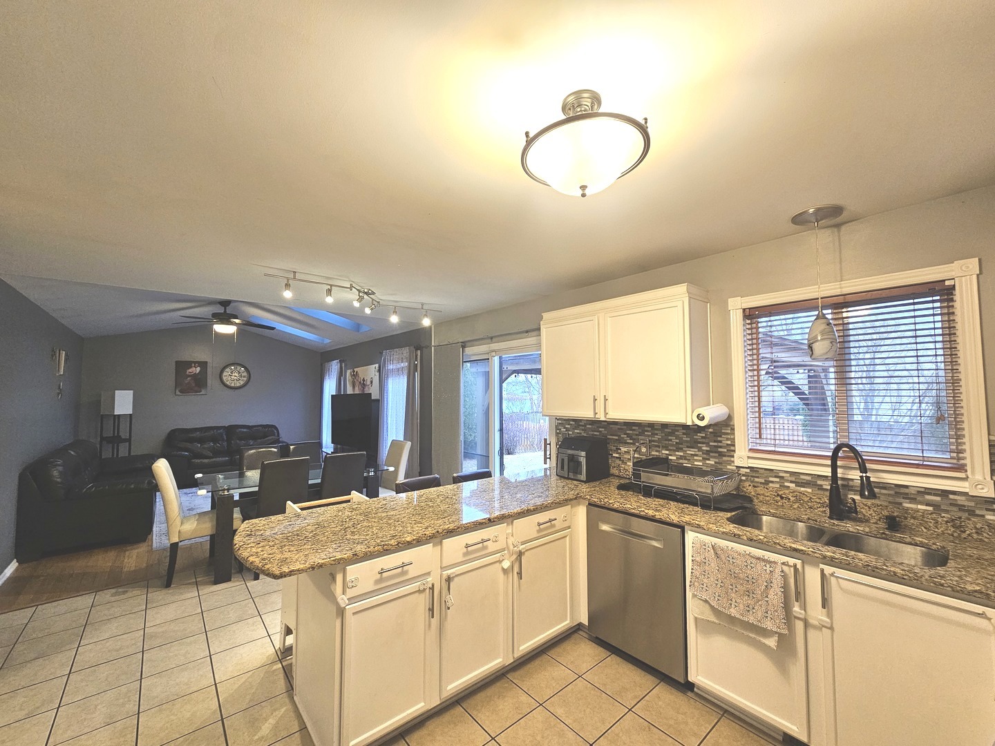 579 Scott Lane Romeoville, IL 60446 - Photo 19 of 38