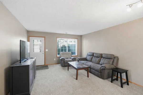 $250,000 | 1227 Elmwood Avenue, Shakopee, MN 55379