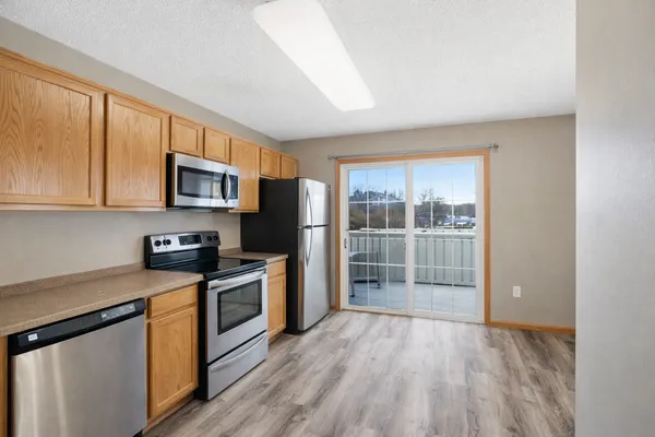 $250,000 | 1227 Elmwood Avenue, Shakopee, MN 55379