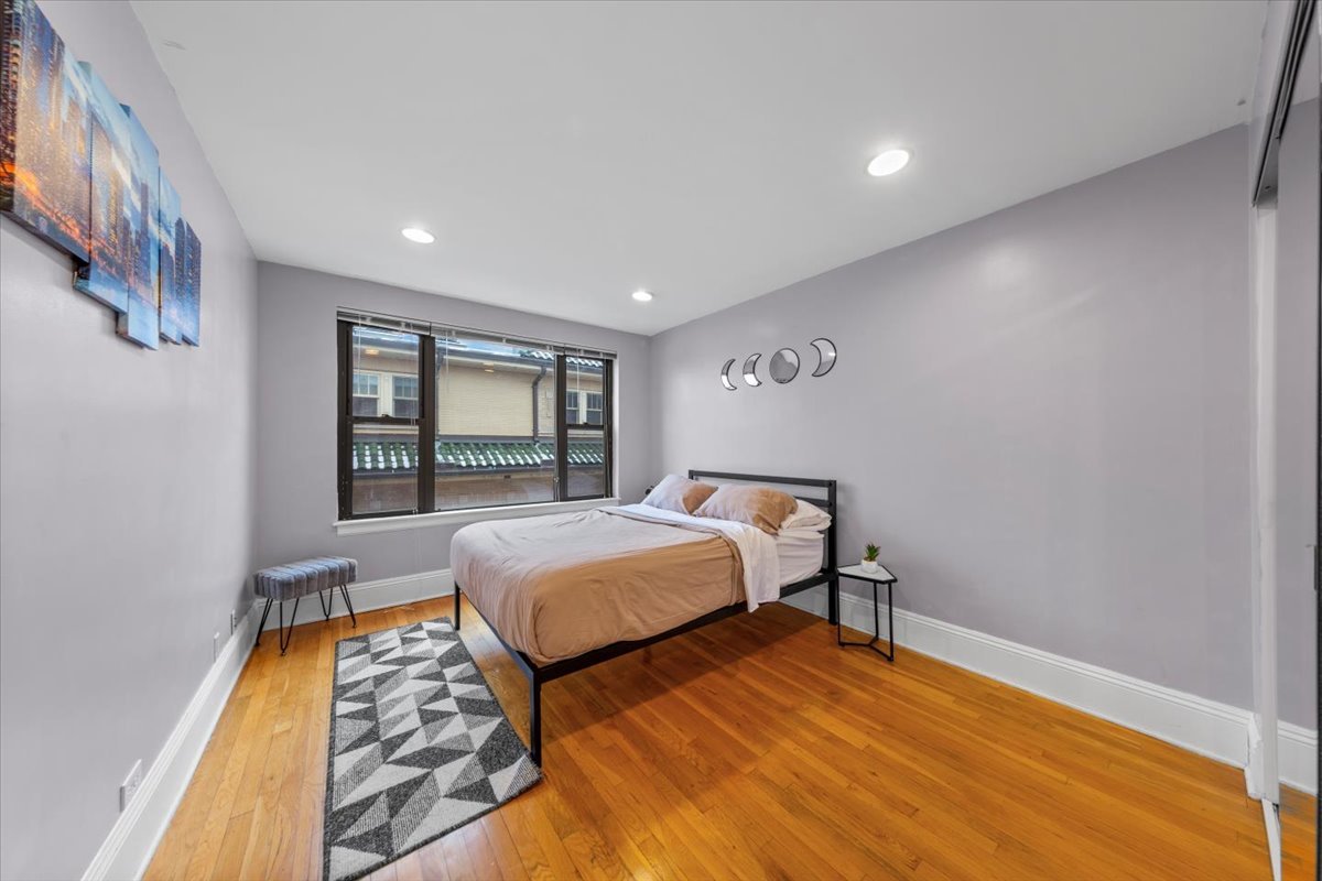 7423 North Sheridan Road, Unit 3W Chicago, IL 60626 - Photo 10 of 16