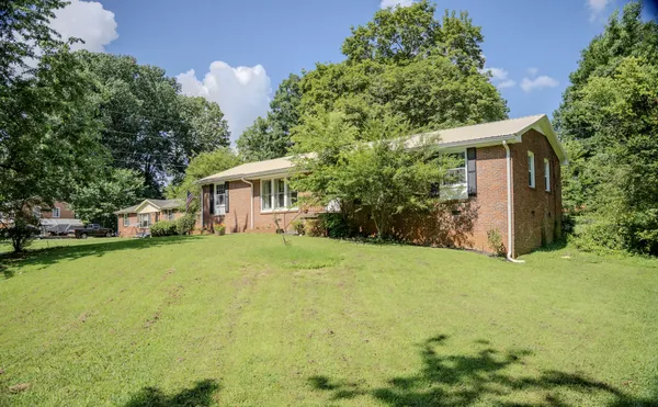 $1,350 | 221 Downer Drive, Clarksville, TN 37042