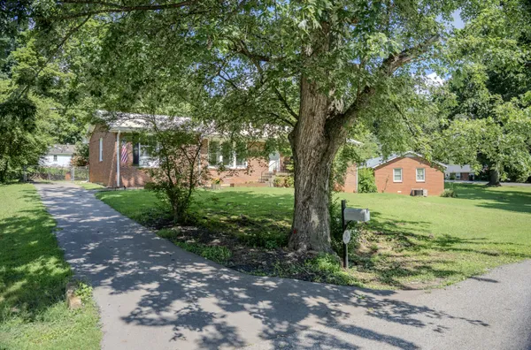 $1,350 | 221 Downer Drive, Clarksville, TN 37042