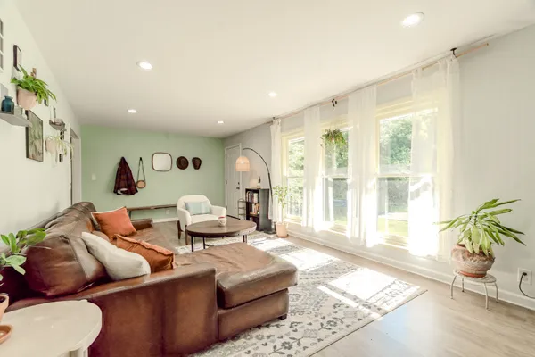 $1,350 | 221 Downer Drive, Clarksville, TN 37042