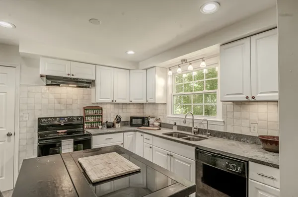 $1,350 | 221 Downer Drive, Clarksville, TN 37042